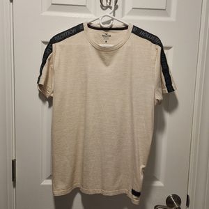 Hollister California T- Shirt, Size Large